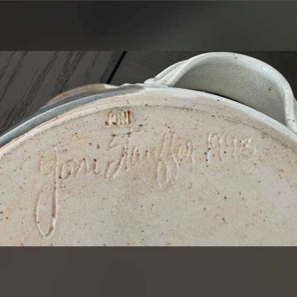 Joni Stauffer handmade pottery bowl with handles dates 1993 - Picture 3 of 5